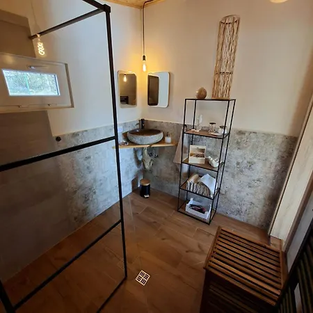 U Vlka Chalet Lnare