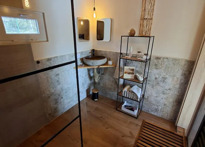 U Vlka Chalet Lnare